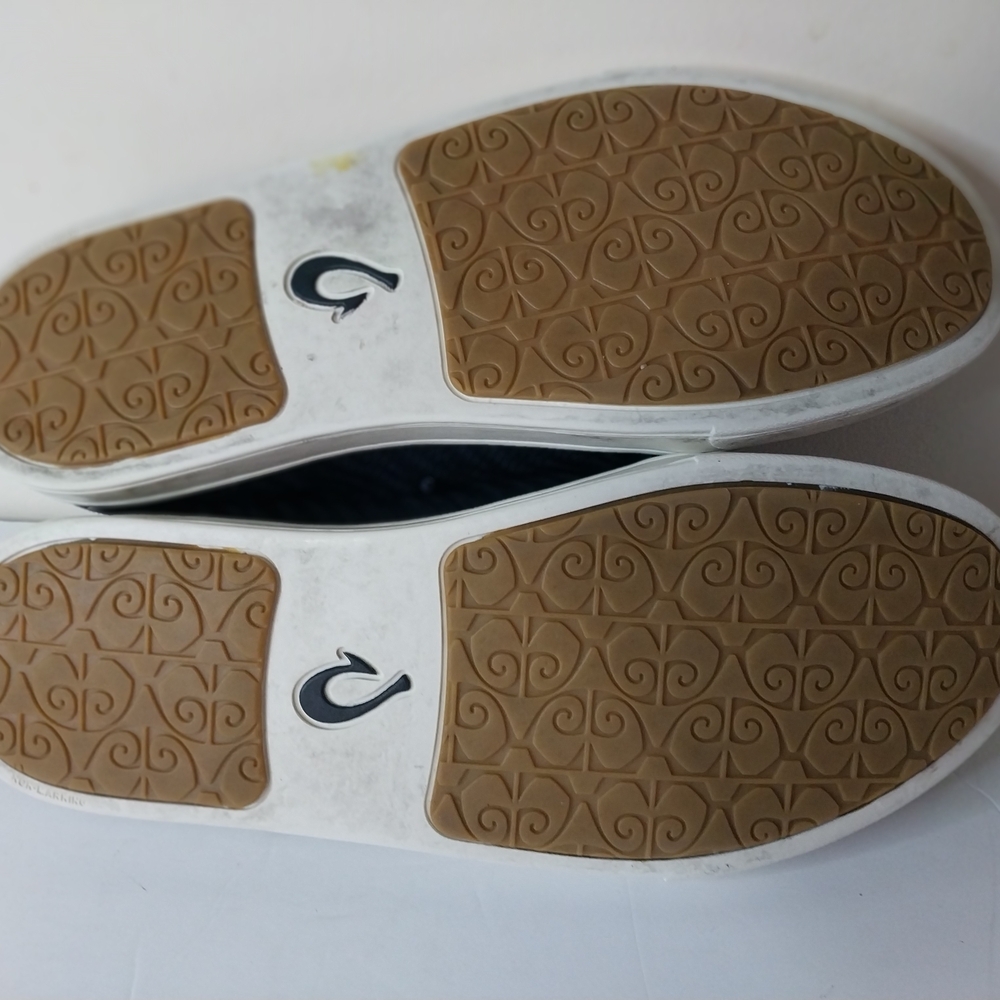 OluKai Dark Blue Size 8w Women's Sneakers Made in Vietnam - Picture 8 of 12